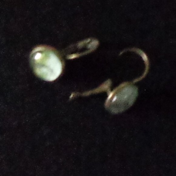 Round CABOCHON Shades of Green LEVERBACK EARRINGS .5" Diameter set in COPPER - Picture 2 of 2